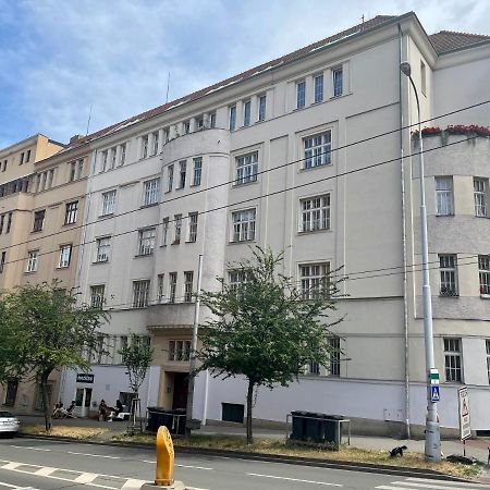 Internesto Brno Luzanky Apartment Luaran gambar