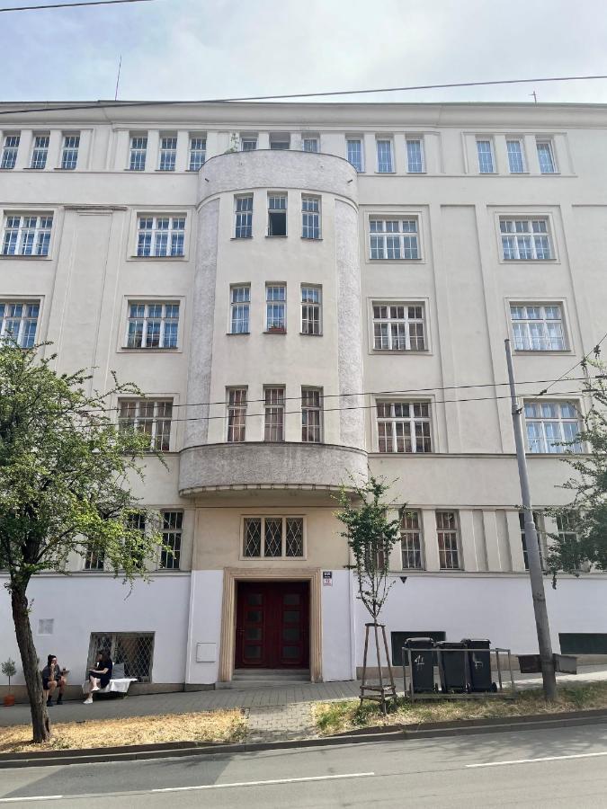 Internesto Brno Luzanky Apartment Luaran gambar