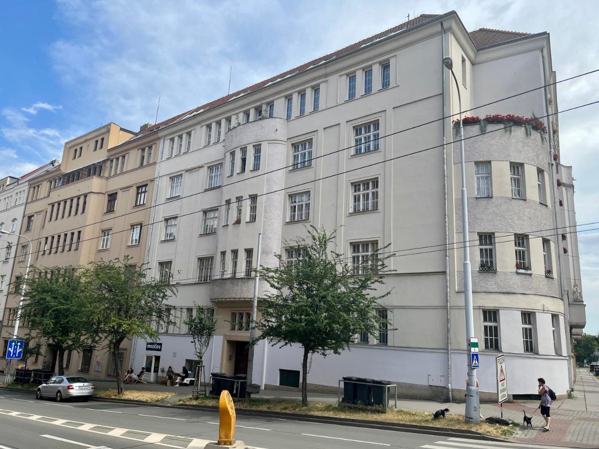 Internesto Brno Luzanky Apartment Luaran gambar